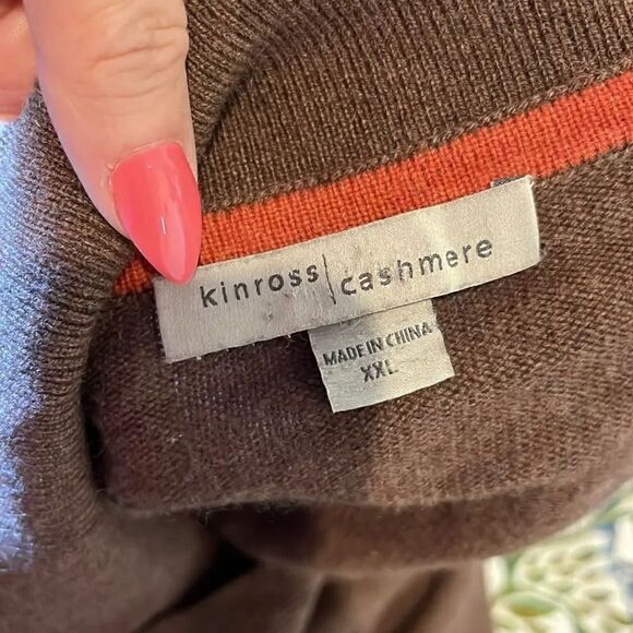 Kinross Chocolate Men's Collared Sweater - Picture 9 of 12